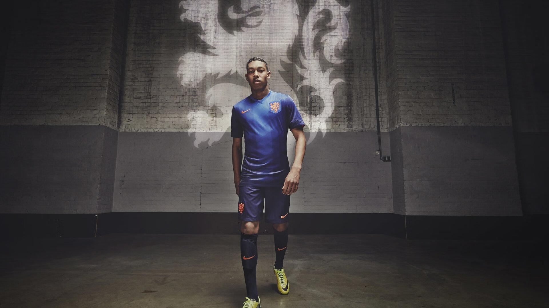 萌娃扑救引爆网络！梅西晒亲子时光，网友惊呼，下一个大马丁正在养成？