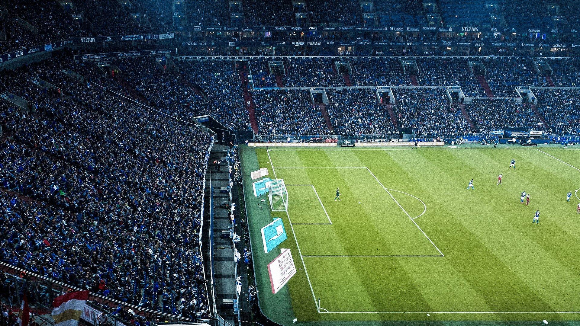 贝林厄姆一击破墙，全新伯纳乌欧冠首秀告捷